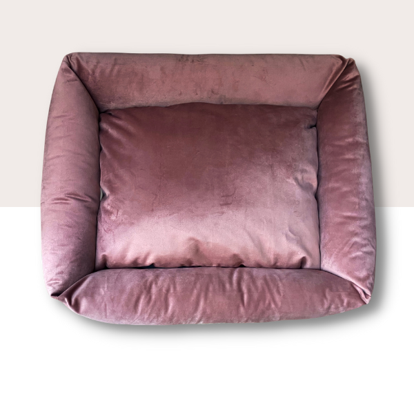 Cama modelo Box felpa rosa